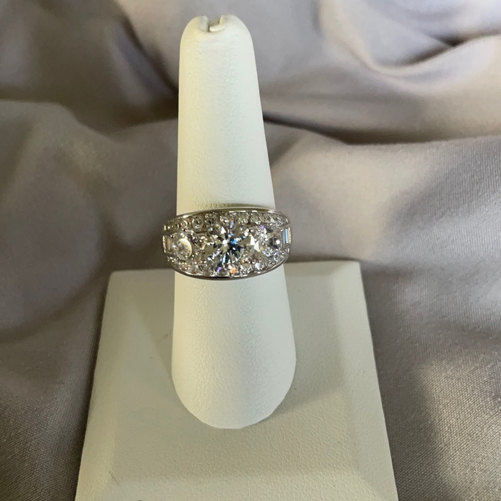 Bella Luce Three Stone Ring
